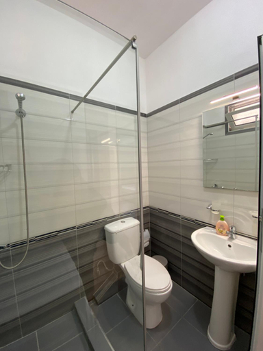 Bathroom 2, Hotel Andrea, Sarandës
