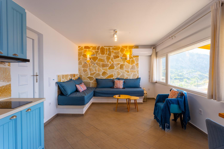 Others 2, The Life Suites, Central Greece