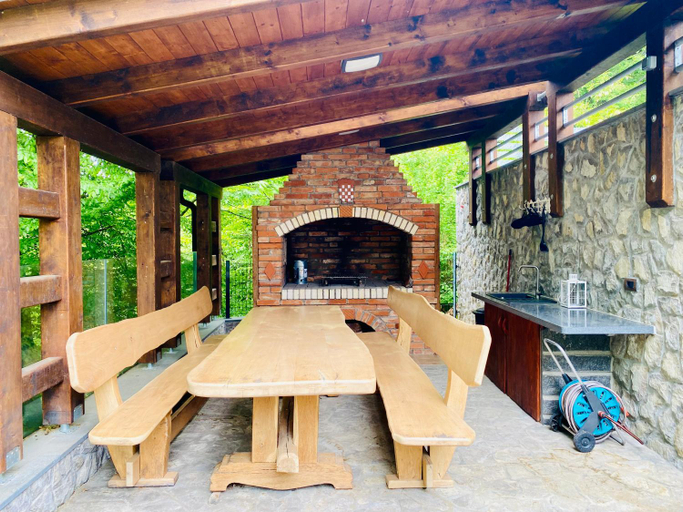 Others 5, Villa Colapis, Ozalj