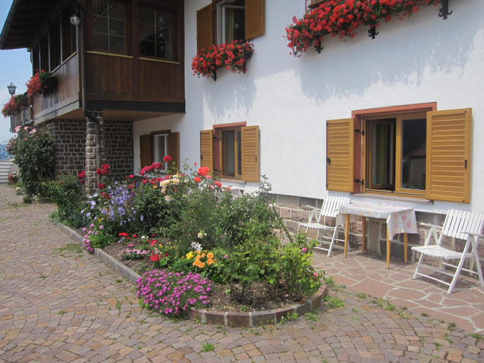 Others 3, Garni Sonneck, Bolzano