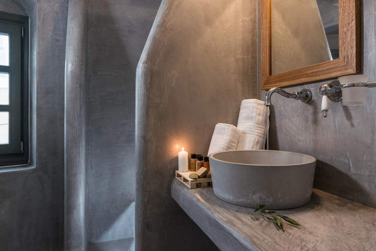 Bathroom 3, Kastro Mansion, South Aegean