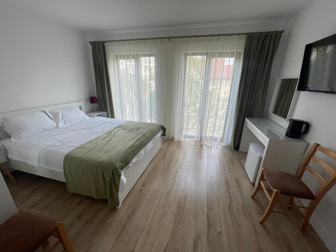 Others 4, Vila Thera, Mangalia