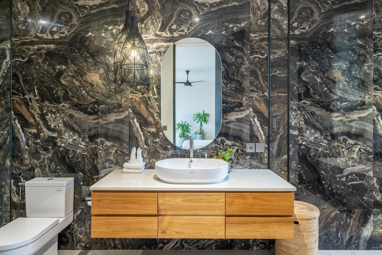 Bathroom 2, The Continental Modern Luxury 4 BR Villa in Seminyak Central, Badung