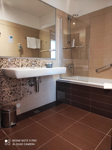 Bathroom 5, Hotel Lipa, Postira