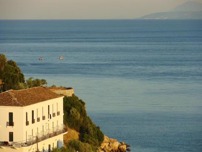 Others 3, Rodon, Central Greece