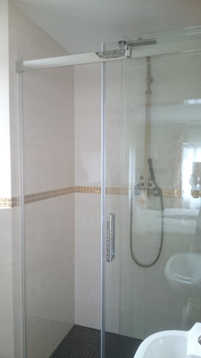 Bathroom 1, Heritage B&B, Bernkastel-Wittlich