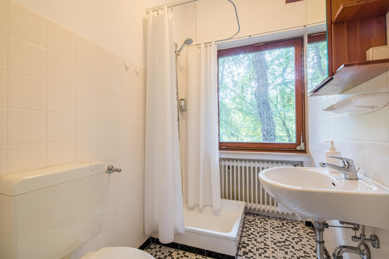 Bathroom 4, Hotel Hopener Wald ,Self Check In, Vechta