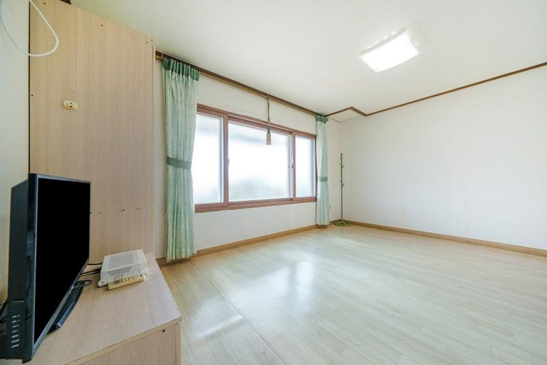 2, Taean Sinduri Pension, Taean