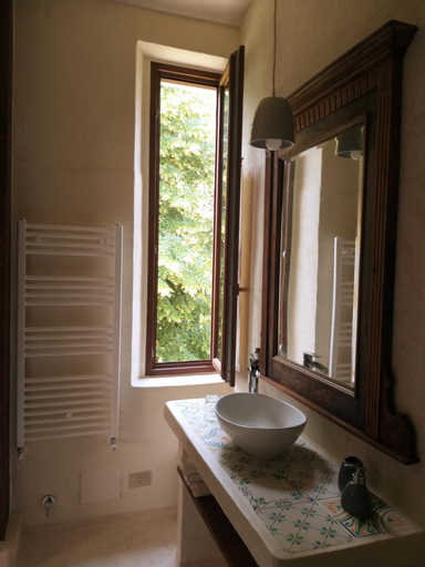 Bathroom 4