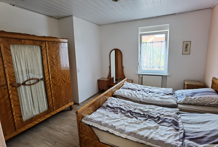 Bedroom 1, Ferienwohnung Clauss-Theisohn, Regionalverband Saarbrücken