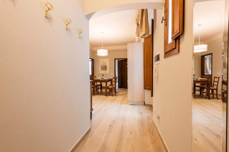 Others 5, Apartments Florence - Ariento Giuditta 2 bdr, Florence