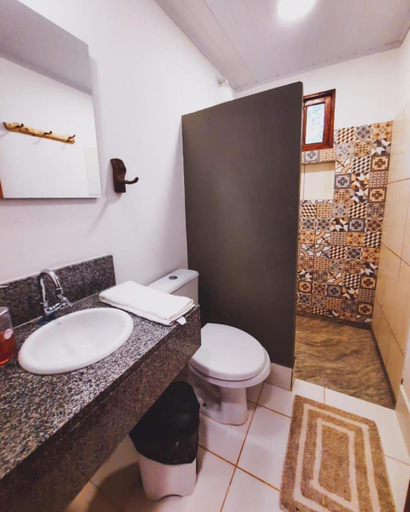 Bathroom 2, Pousada Donalu - Otima Localizacao, Palmeiras