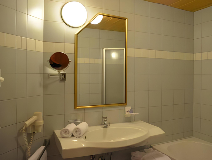 Bathroom 2, Hotel Garni Pirchhutt, Imst