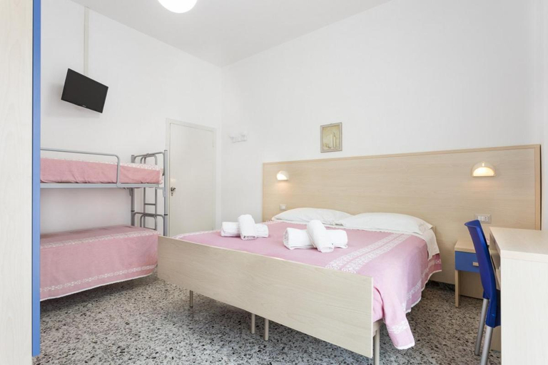 Others 3, ROOM AND BREAKFAST DA LAURA, Rimini