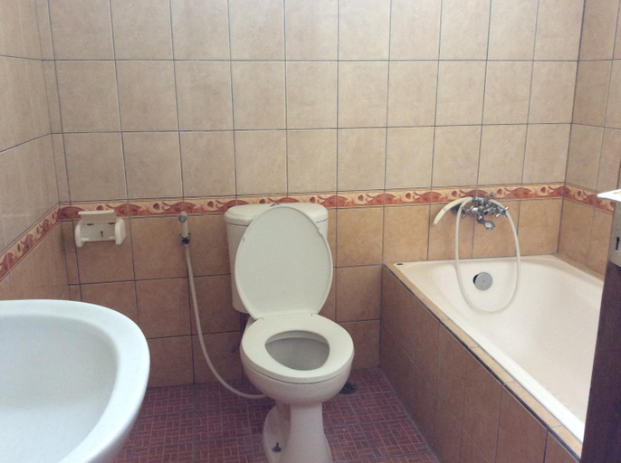 Bathroom 10