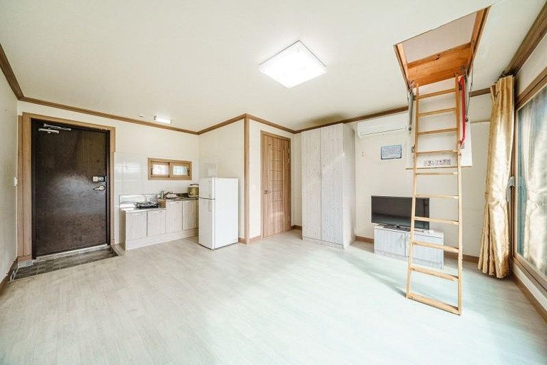 3, Taean Sinduri Pension, Taean