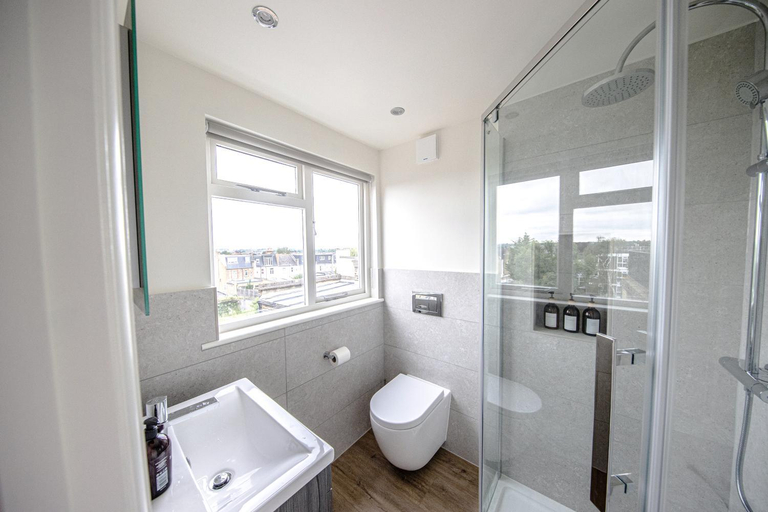 Others 5, Wimbledon Park Bed & Breakfast, London
