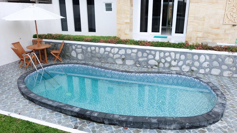 Swimming Pool 8