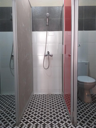 Bathroom 7