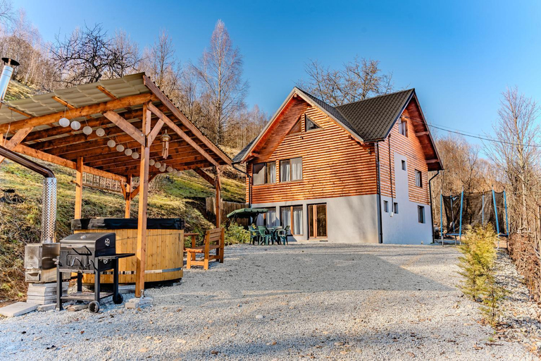 Others 4, Montain Wild Chalet with Wooden Hot Tub, Avram Iancu