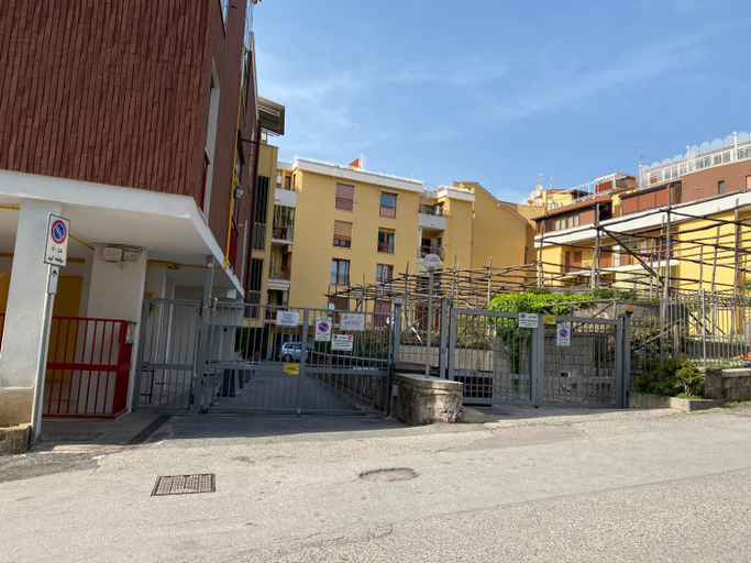 Others 5, B&B Amadema, Napoli