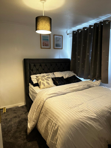 Others 5, Lovely room in South London, London