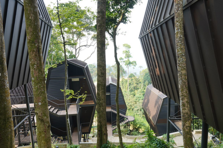 Exterior 6
