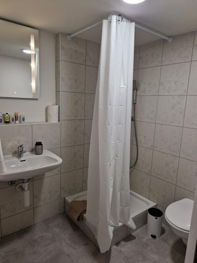 Bathroom 3, Hotel Chalet Bellerive, Niedersimmental