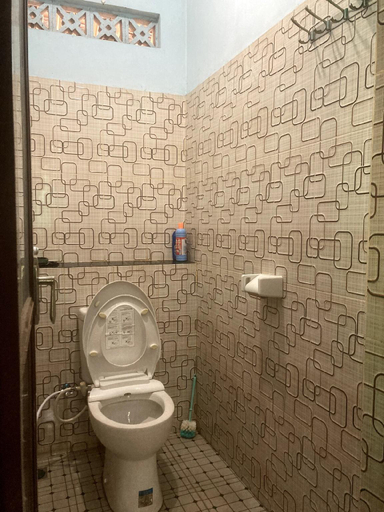 Bathroom 3, Homestay Dahlia, Magelang