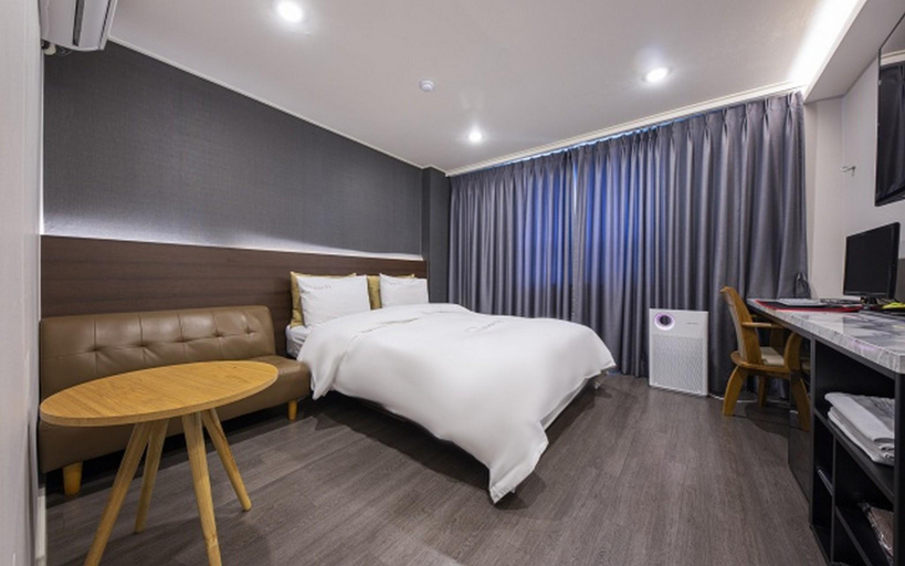 Bedroom 2, Incheon (Sungui Station) Bomnal, Nam