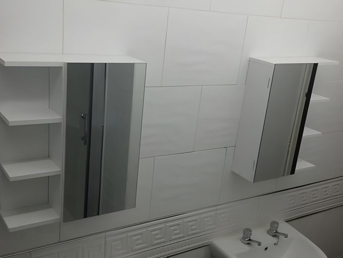 Bathroom 3, The King Harry Bar And Hostel, Sefton