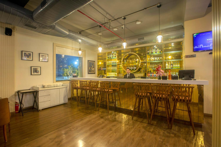 Food & Drinks 5, Hotel Luxe Opera NH8 at 7km from IGI Delhi Airport , West