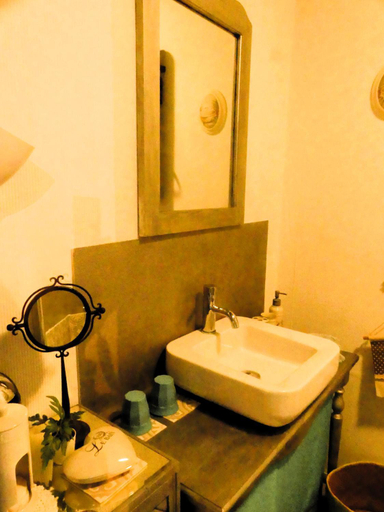 Bathroom 2, Chambre poesie, Hainaut