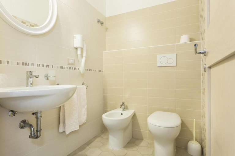 Others 4, ROOM AND BREAKFAST DA LAURA, Rimini