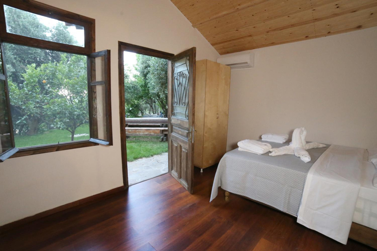 Bedroom, Captain Ikaros, North Aegean