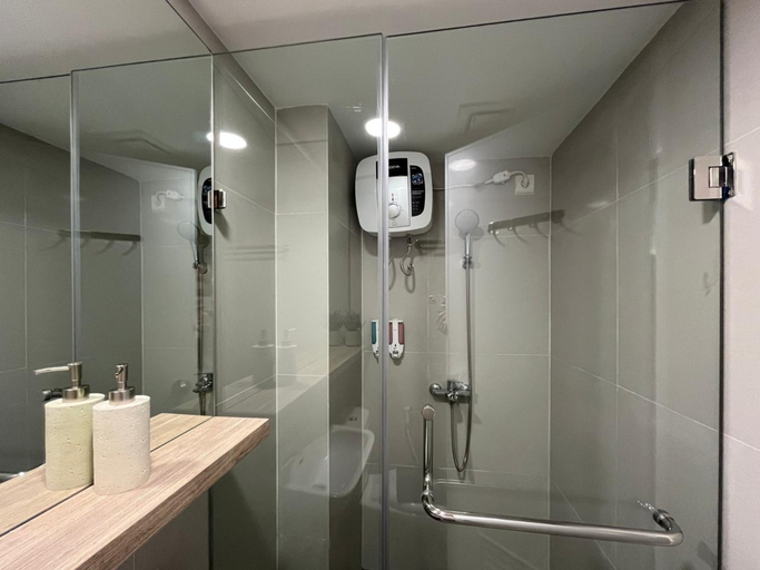 Bathroom 5, Joey@Mtown-Summarecon Mall-Gading Serpong, Tangerang