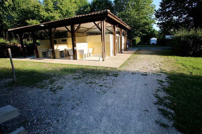 Exterior 9
