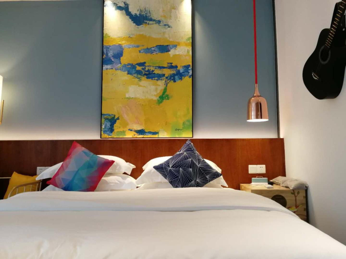 Bedroom 12