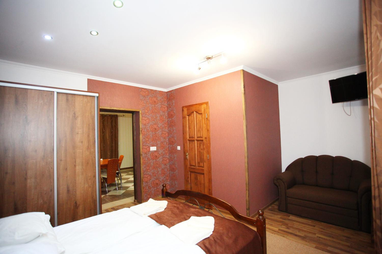 Bedroom 2, Mirage Hotel, Berehivs'kyi