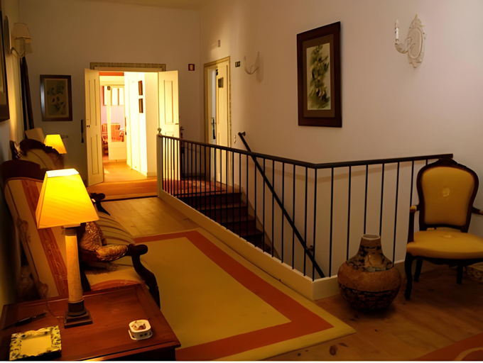 Others 3, Charm Inn Sintra, Sintra