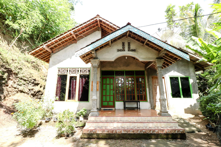 Exterior & Views 2, Iran Homestay, Kulon Progo