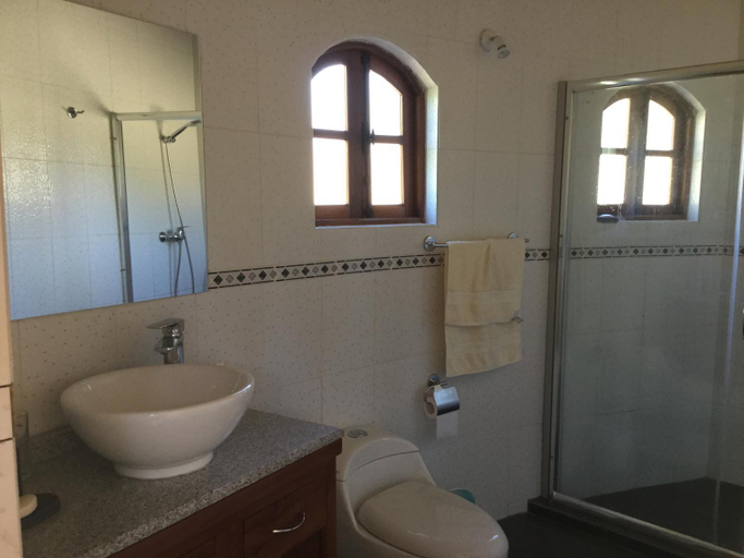 Bathroom, Cabanas Terra Pocuro, Los Andes