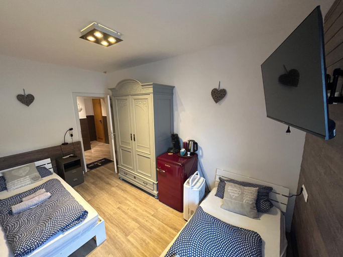 Bedroom 3, Hotel Waldhorn, Stuttgart