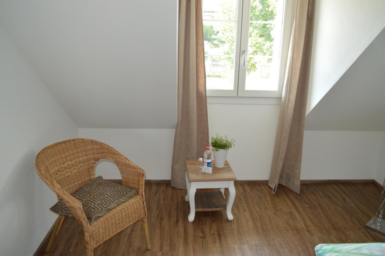 Others 2, BnB zum Schlussel, Baden
