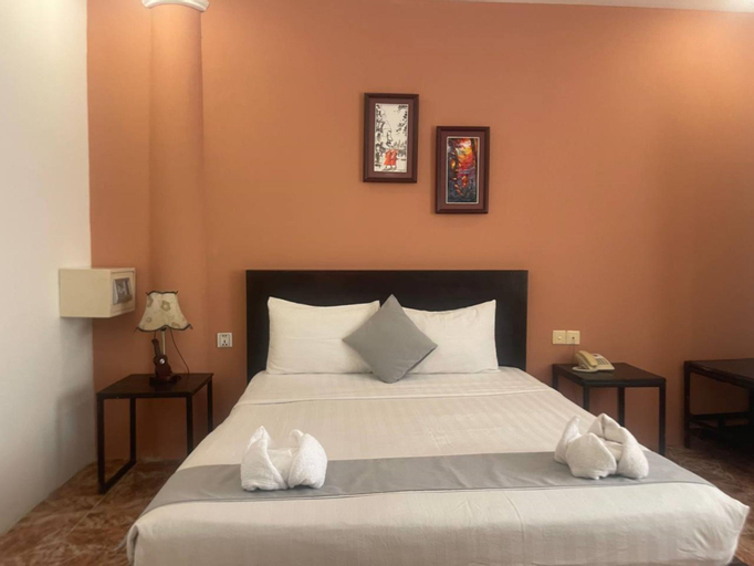 Bedroom 13