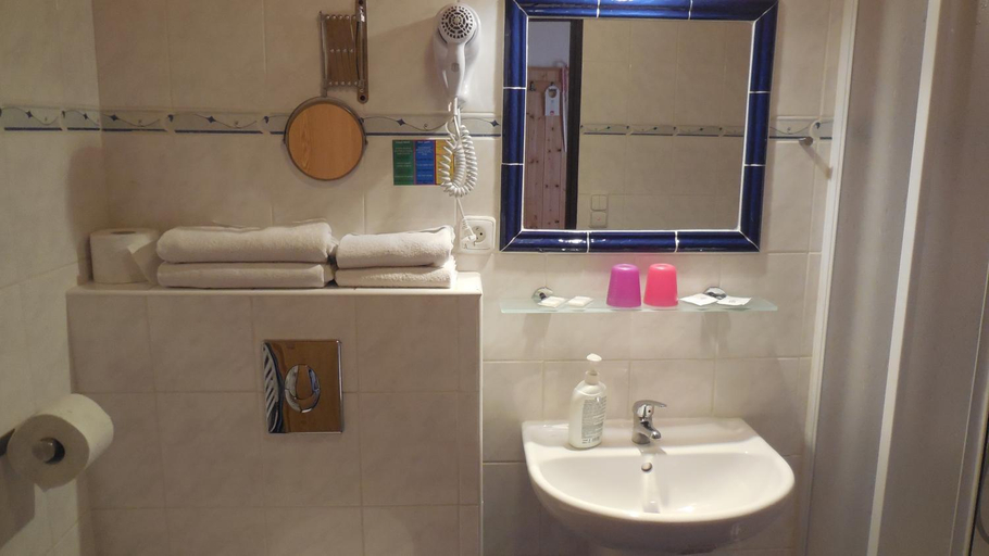 Bathroom 3, Hotel Kreta, Kutná Hora
