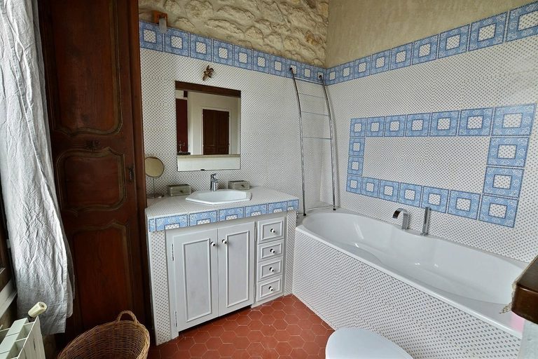 Bathroom 3, Chez Catherine, Bouches-du-Rhône