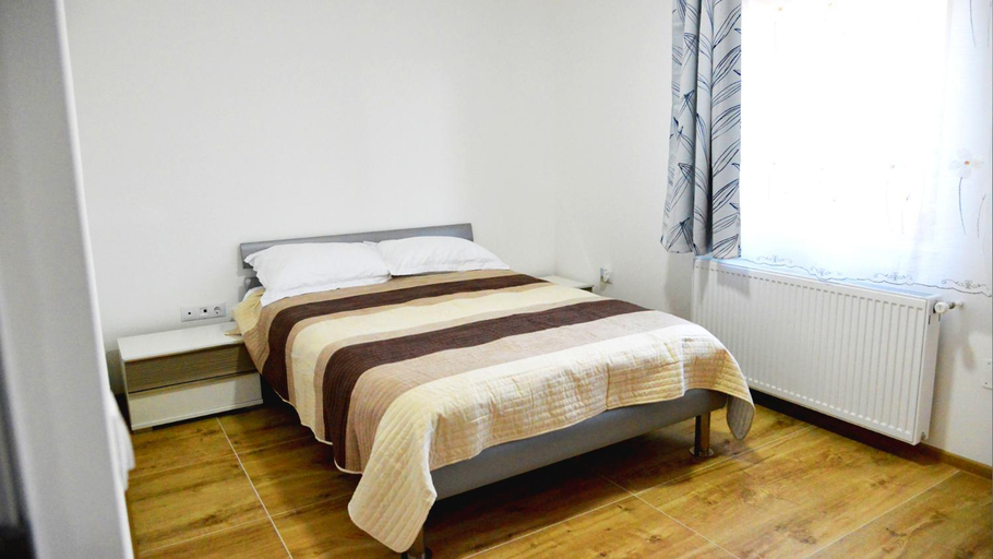 Others 4, Elena Haus, Cluj-napoca
