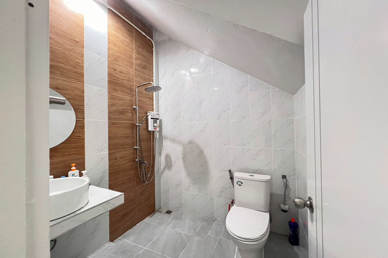 Bathroom 3, Kuan Mapraw Villa 2, Muang Phatthalung