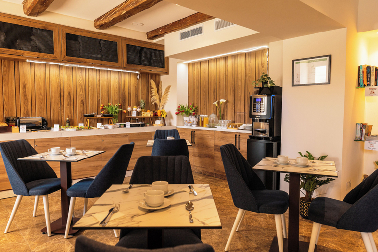 Food & Drinks 5, El Doris Boutique Living